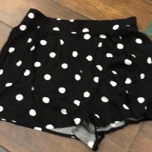 Polka dot high waist shorts